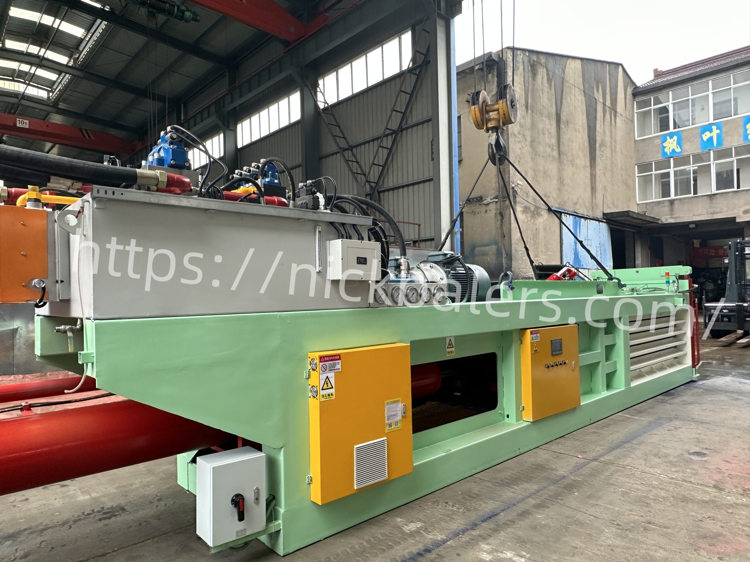 What Is The Price Of A Semi-Automatic Scrap Newpaper Baler Press?